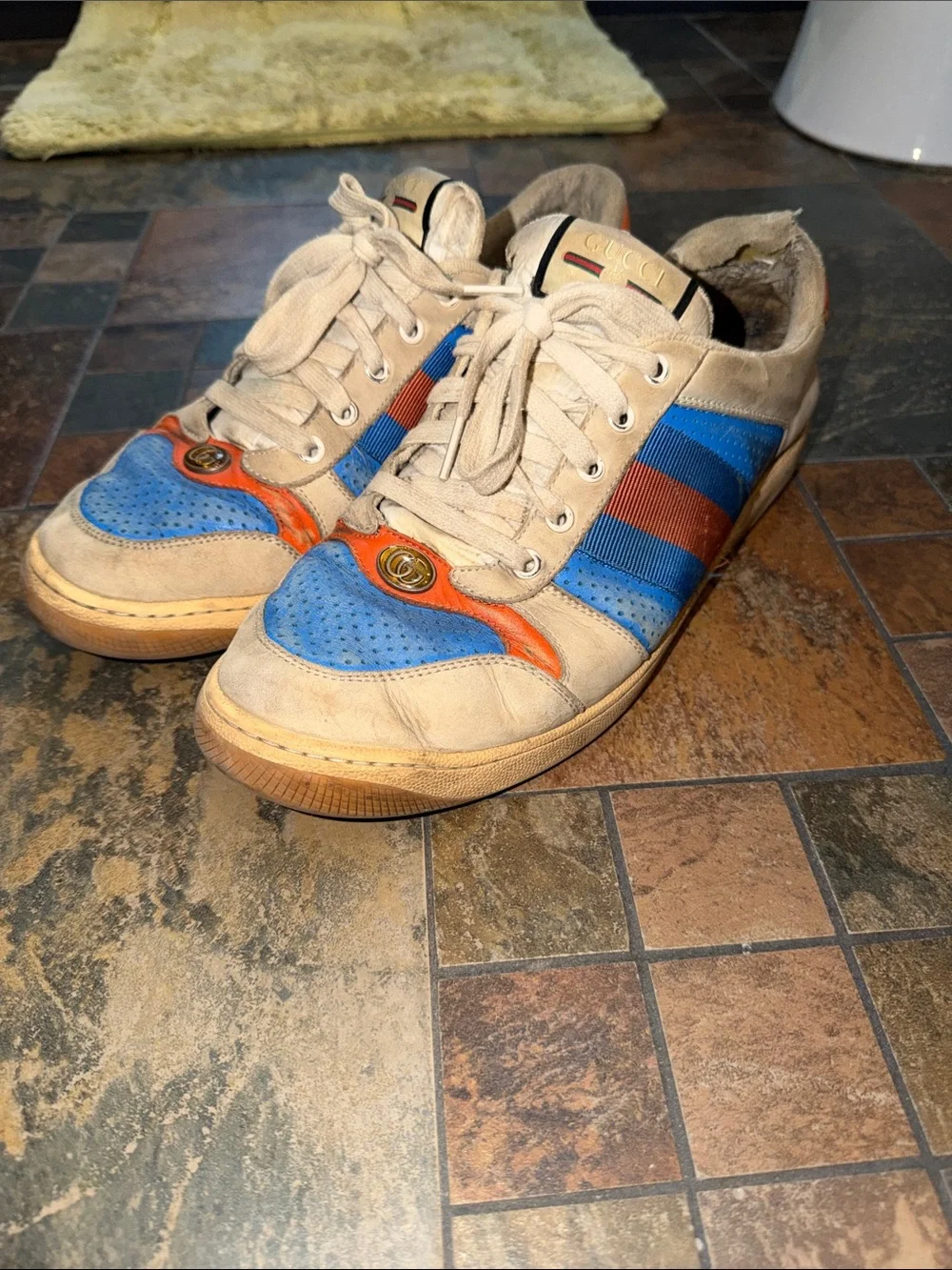 Gucci Beige Leather Sneakers with Blue and Red Accents